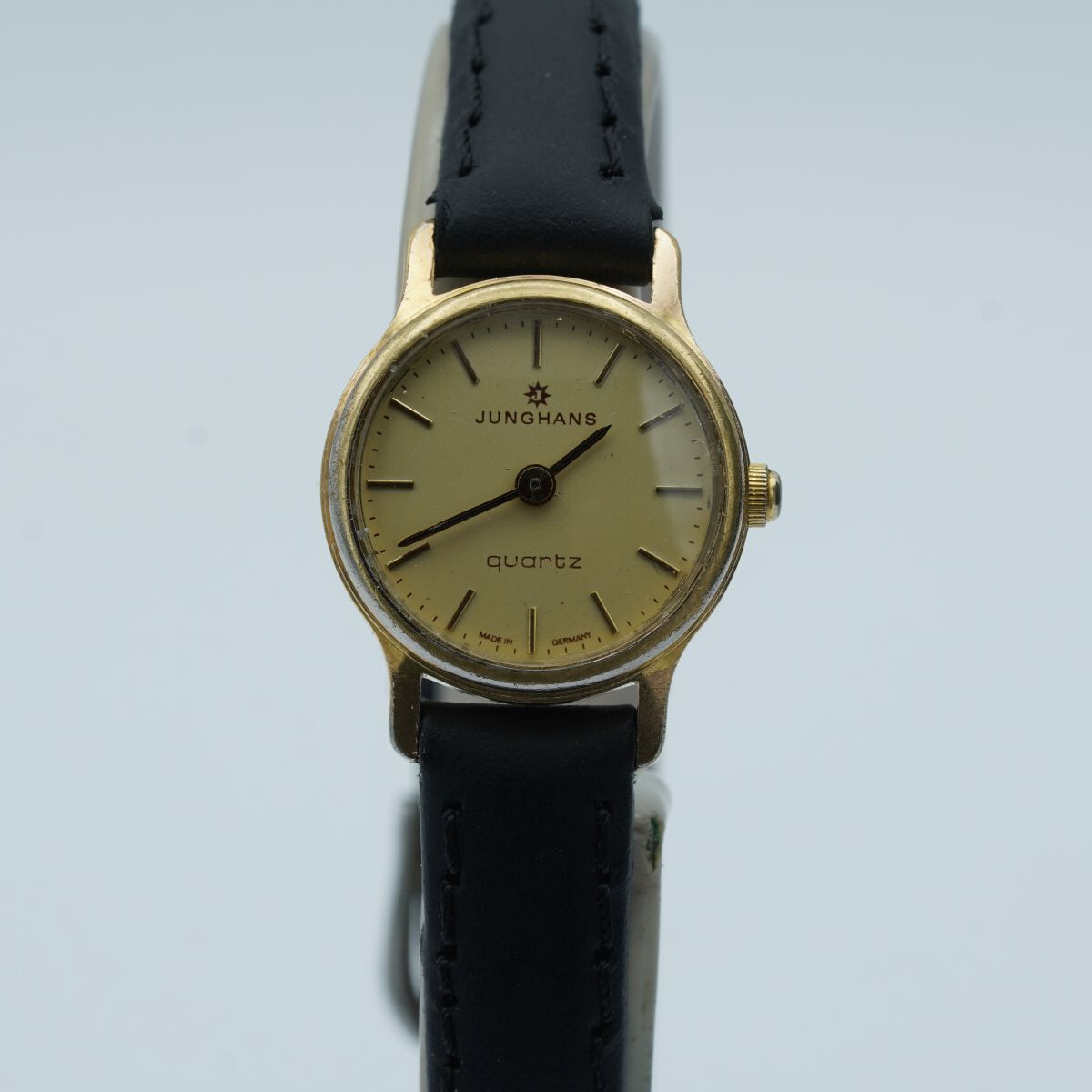 JUNGHANS DAMEN UHR 24MM STAHL VERGOLDET VINTAGE RAR MIT LEDER