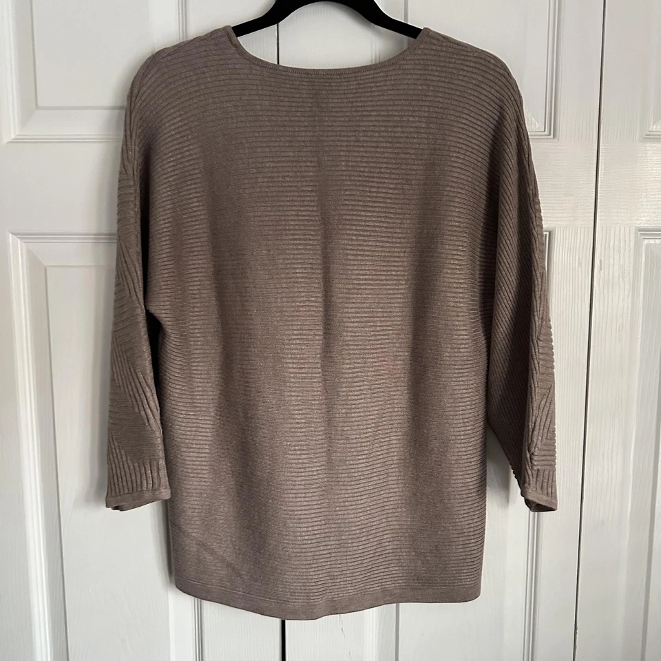 Suéter Chico's Para Mujer Mediano Taupe Chevron Texturizado Acanalado Tejido Pullover Cuello Redondo Foto 2 de 4