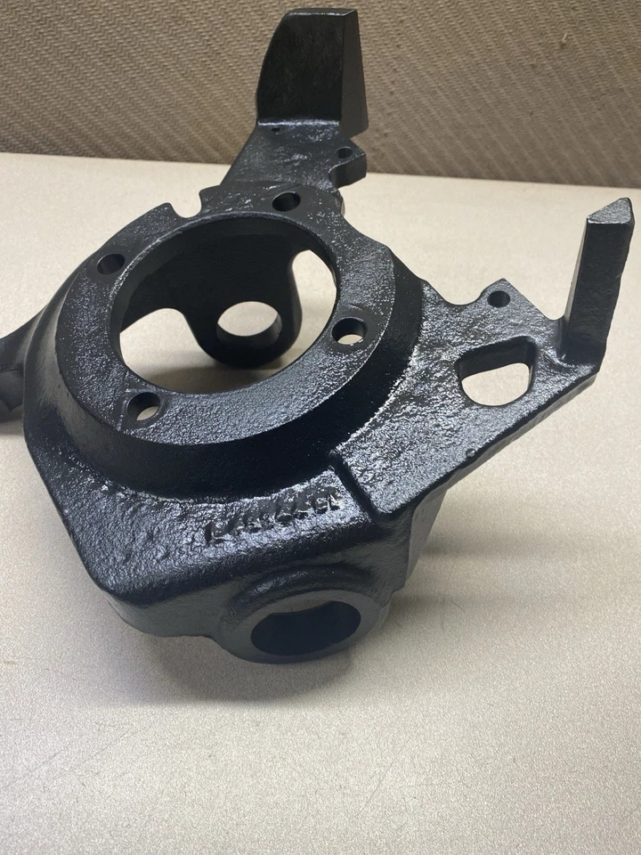 Dodge RAM 2500 3500 94-99 Dana 60 Left Drivers Side Steering Knuckle Cummins - Image 2 of 4