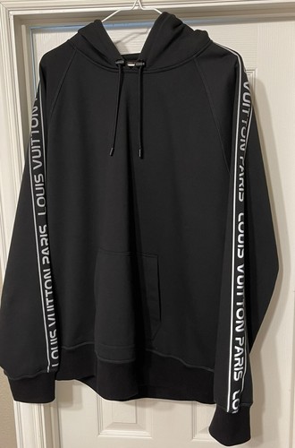 Louis Vuitton Reflective Sleeves 