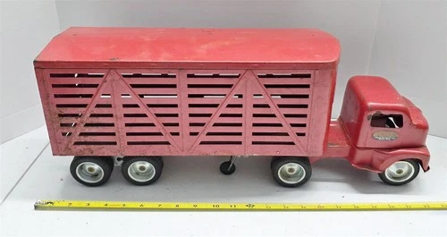 T-110 VINTAGE 50'S TONKA PRESSED STEEL CATTLE SEMI TRUCK & TRAILER