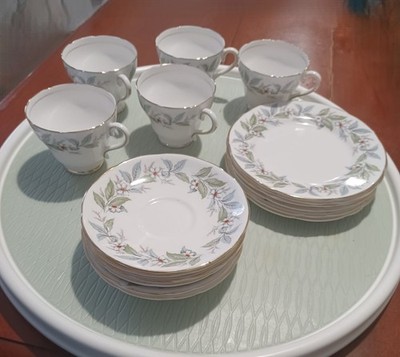 50er Jahre Salisbury Bone China Teeservice mit seltenem weißen Hibiskusblüten Design