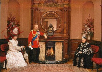 Postkarte>>Madame Tussaud's, Königin Victoria, der Prinz und die Prinzessin von Wales