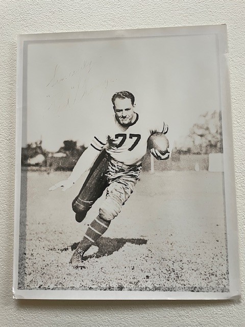 Red Grange Signed (Very Faded Signature) No Coa 8x10 Autograph Photo