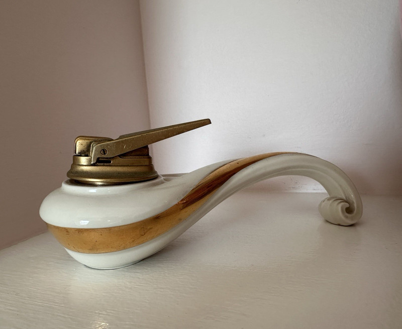 Ronson “Fantasy” Varaflame China Tabletop Lighter with Gold Trim Accents