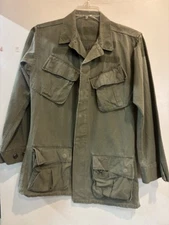 VINTAGE VIETNAM ORIGINAL JUNGLE JACKET SIZE SMALL REG RIPSTOP- 22 IN PTP GREAT