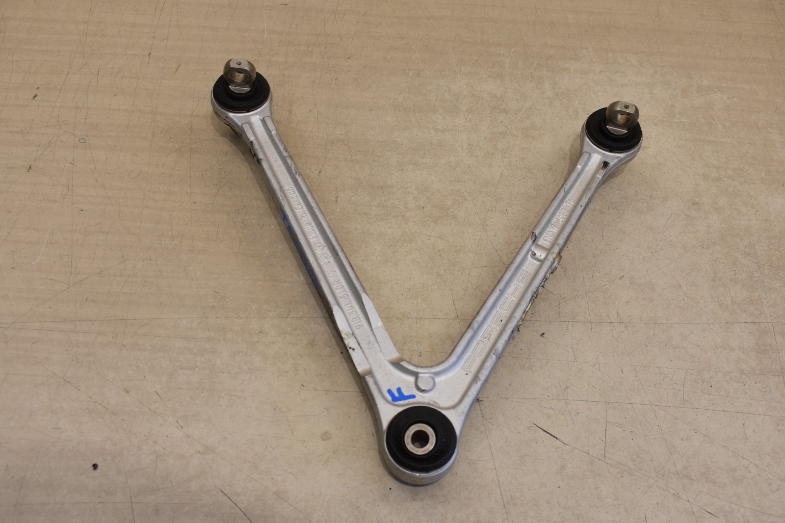 2015 PORSCHE 918 SPYDER FRONT SUSPENSION UPPER CONTROL ARM GENUINE  91834115100