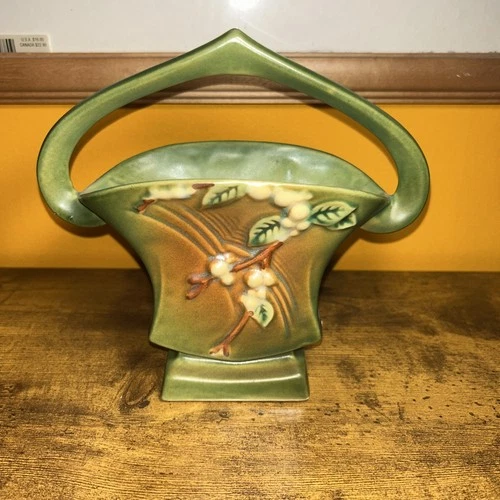 Vintage Roseville Pottery Green Snowberry Basket Vase IBK-7 1947 USA