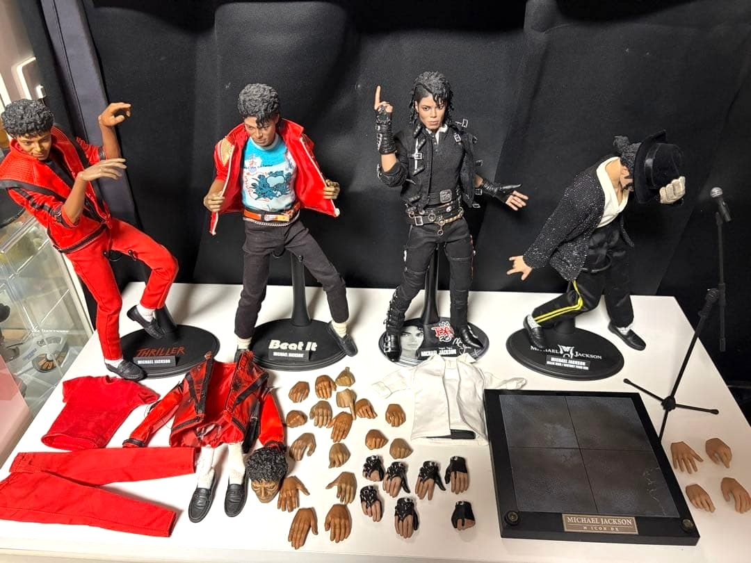マイケル・ジャクソン_MICHAEL _BEATIT_フィギュア　ホットトイズ Hot Toys Michael Jackson 1/6 Figure Set w/ Thriller, Beat It, Bad