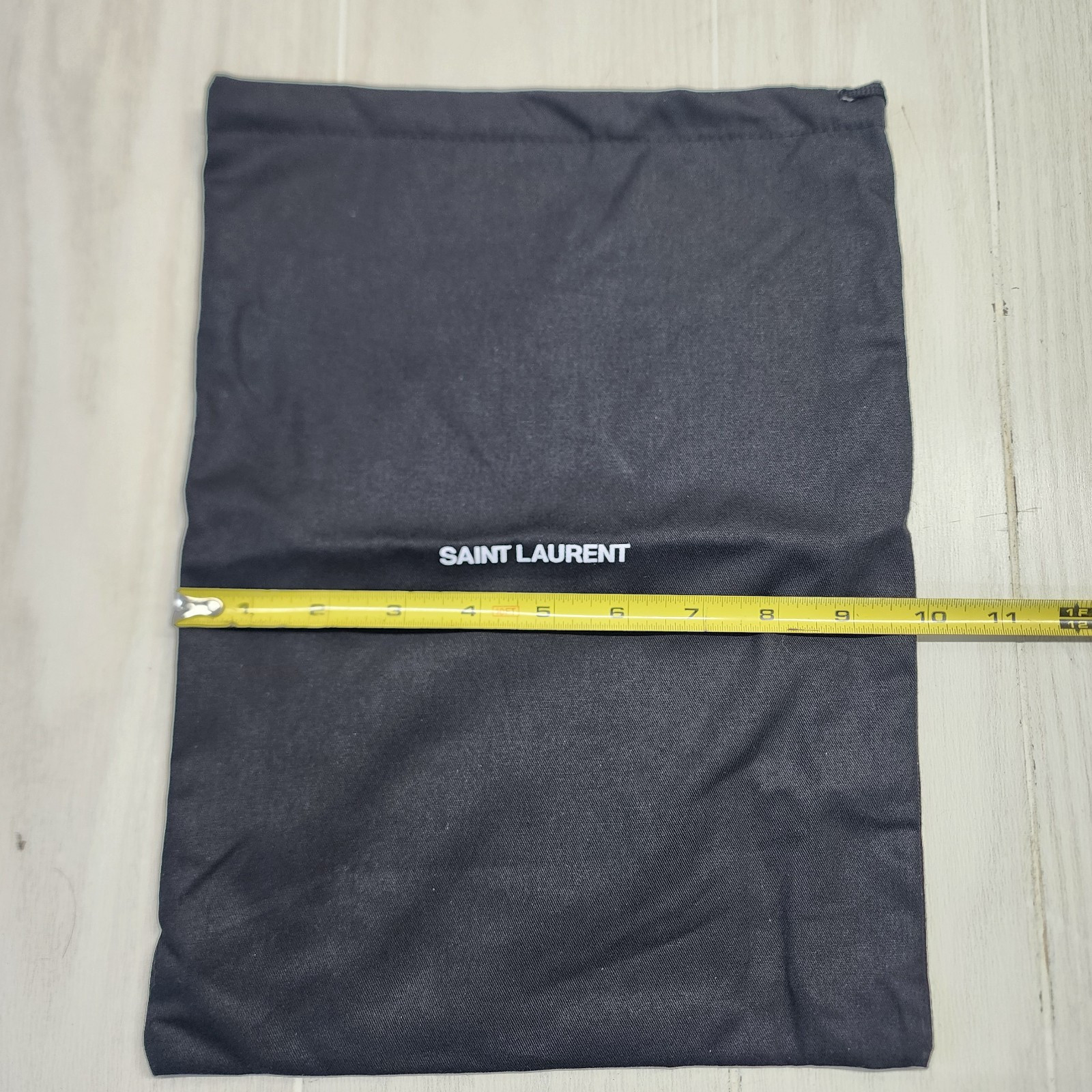 Sacchetto antipolvere Saint Laurent 13 x 10 nero con logo bianco