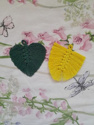 Makramee Blätter 2er Set grün und gelb Herz und Blatt Wandbehang Schlüsselanhänger
