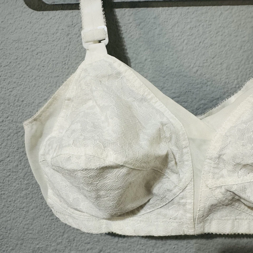 Sujetador inalámbrico cruzado de encaje todo el día cómodo atemporal crema vintage Sears talla 38C Foto 3 de 4
