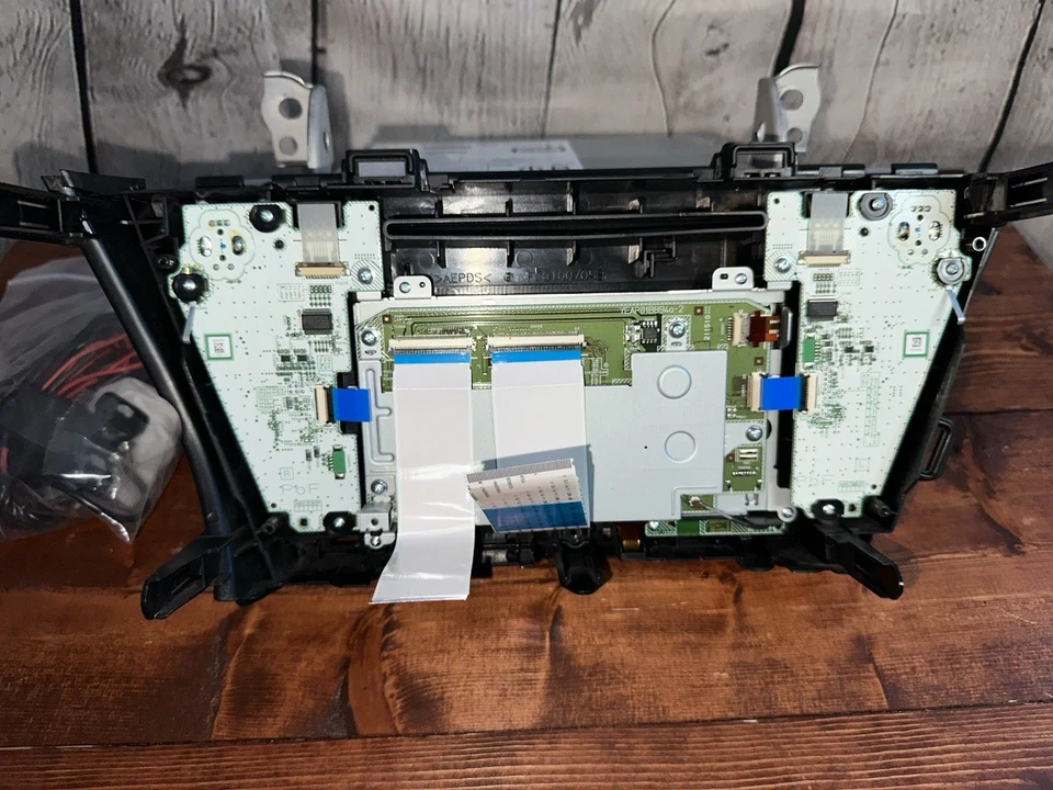 15-16 Toyota Prius V Entune Navegación HD Radio SAT App Suite Unidad multimedia 510057 Foto 4 de 4