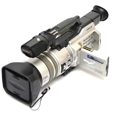 付属品多数　 SONY　Handycam　DCR-VX2000 Sony DCR-VX2000 Camcorder silver 3CCD Mini DV 12x 1/3