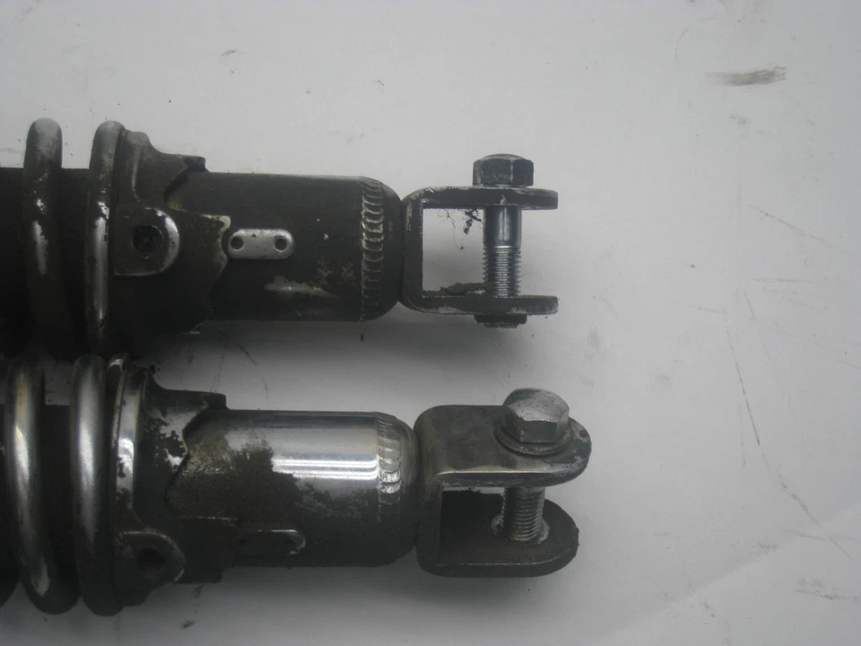 Par de amortiguadores de suspensión trasera izquierda y derecha Suzuki GS750EC GS 750 EC 1979 Foto 3 de 4