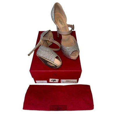 Valentino Garavani Beige Suede Rockstud Mary Jane Heels 39.5  Box Included
