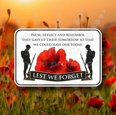 Stika.co Gedenk-Aufkleber „Lest We Forget“ Mit Roter Mohnblume – Groß (21x20,5 Cm), Wetterfestes Vinyl