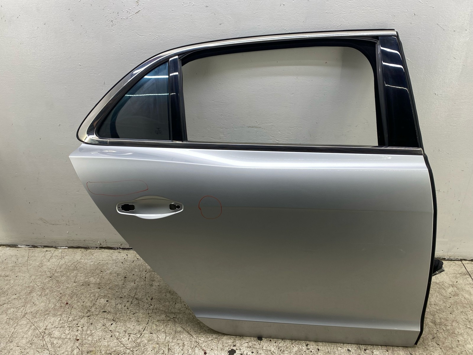 2014-2019 BENTLEY FLYING SPUR REAR RIGHT DOOR SHELL SILVER FROST METALLIC(6770)
