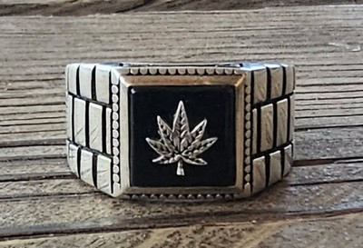 Mens .925 sterling silver ring with black onyx and cannabis leaf inlay