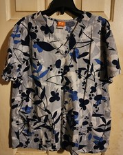 ICU by Barco Medical Scrub Top Womens Size Large Leaf Print. Great Condition!