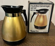 West Bend Thermo-Serv Insulated Beverage Server 44 oz in Original Box Gold/Black