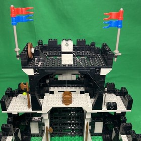 LEGO Vintage 1988 Classic Knights Black Monarch's Castle 6085 W Instructions