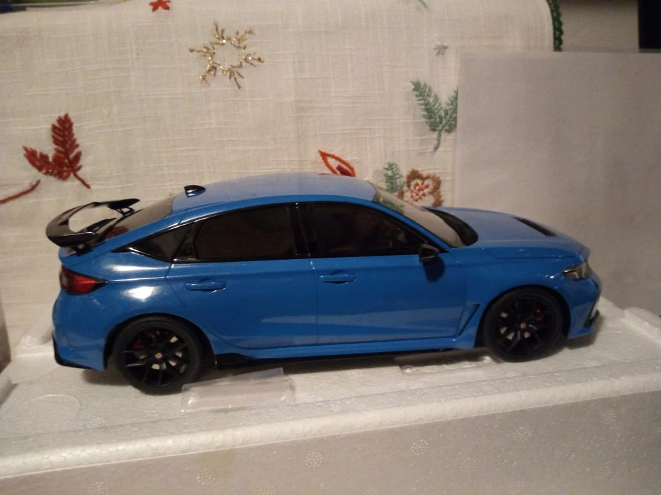 Honda CIVIC TYPE R 2022 blu scala 1/18 Otto Ottomobile codice OT1093 limited 999 - Immagine 2 di 4