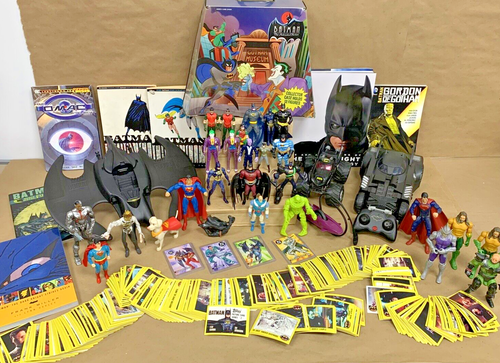 Riesiges Vintage - Modern DC Comics Lot Actionfiguren Batman Bücher Karten Fahrzeuge - Bild 1 von 15