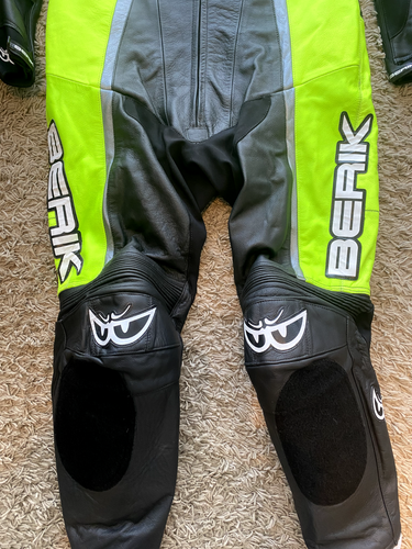 BERIK 2.0 Mens One Piece Race Leather Motorcycle Suit UK 42"/43" Chest (B13#B) - Picture 3 of 24