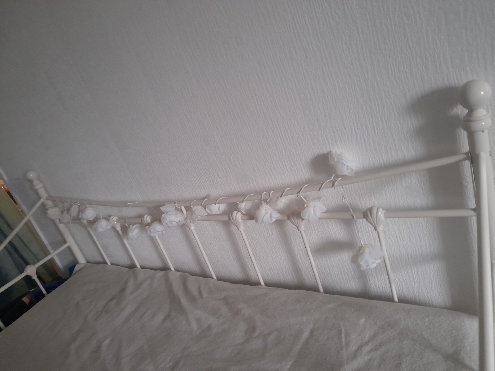 Metal Cream Day Bed Pretty Good Condition Single Mattress eBay