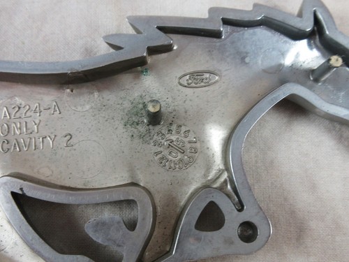 Ford Mustang Running Pony Grill Emblem 1999-2004 4R33-8A224A - Picture 3 of 4