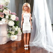 Weißes Kleid/ Brautkleid mit Spitze für Barbie-Puppen, handgemacht