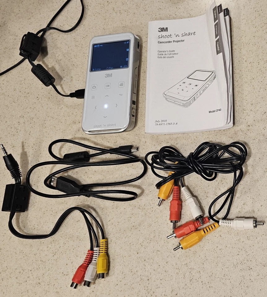 3M Camcorder Projector Shoot N Share CP40  V5R, Cables, Case, Adaptor, Works - Image 4 of 4