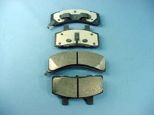 Bosch Brake Pad Set for 1/2 Ton Pickup K1500 4x4 C1500 4x2 FRONT