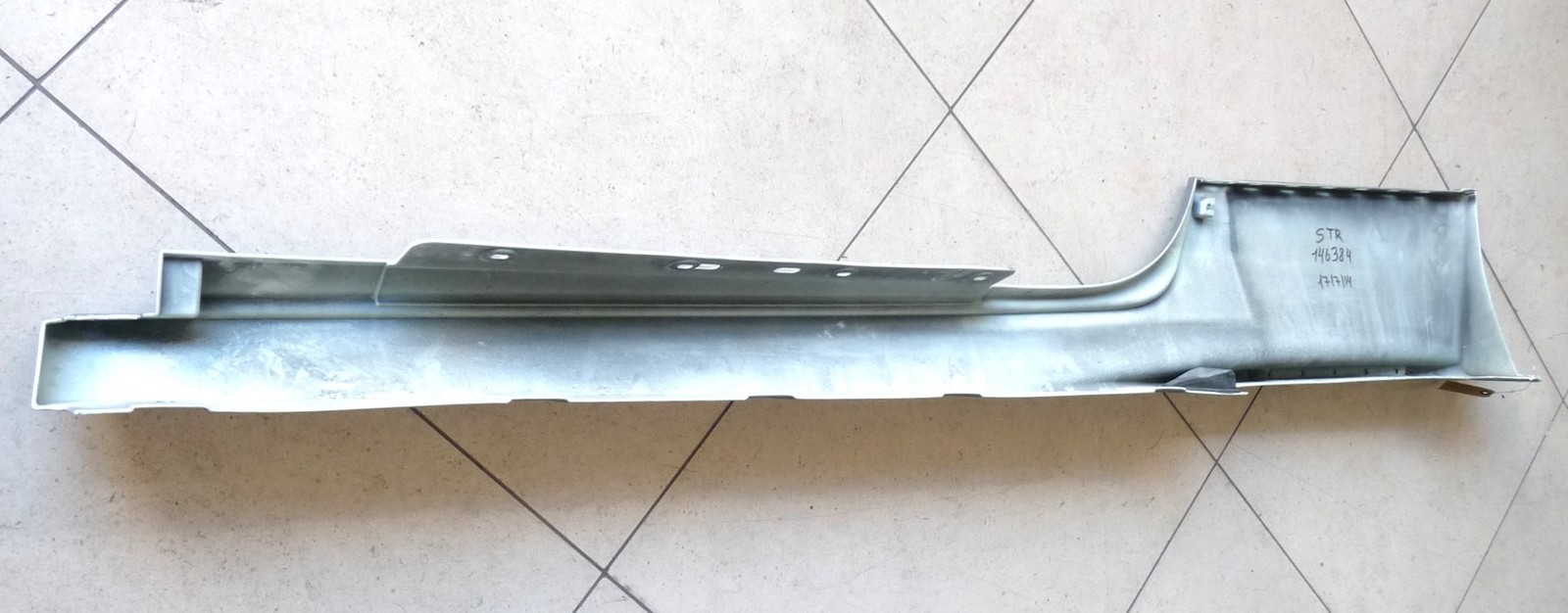 2015 Ferrari Speciale Aperta Right Rocker Panel Underdoor Molding 85399210 OEM