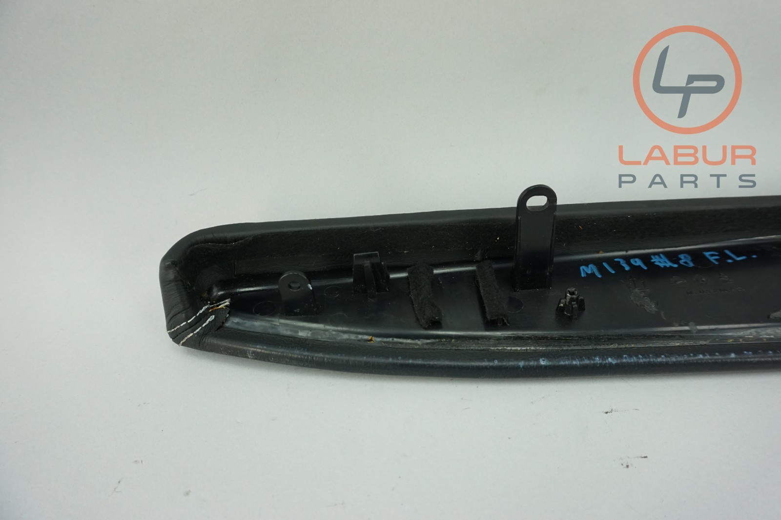M139 03-08 Maserati Quattroporte Front Left Driver Side Door Panel Armrest A891