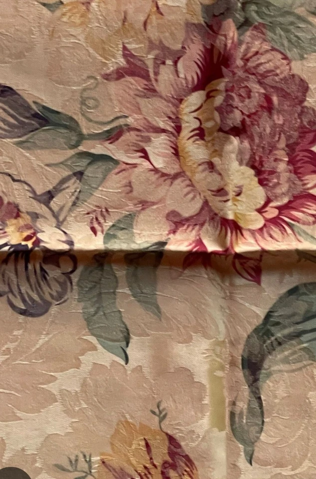 Vintage WATERFORD Covington Gardens Damask Oval 82x62 Tablecloth Floral  - Image 4 of 4