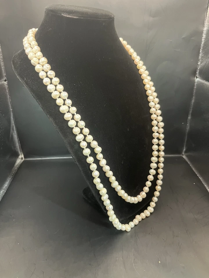 A Beautiful Very Long 64” Cultured Pearl Necklace 9.90mm - 10.93mm Pearls - Image 2 of 4