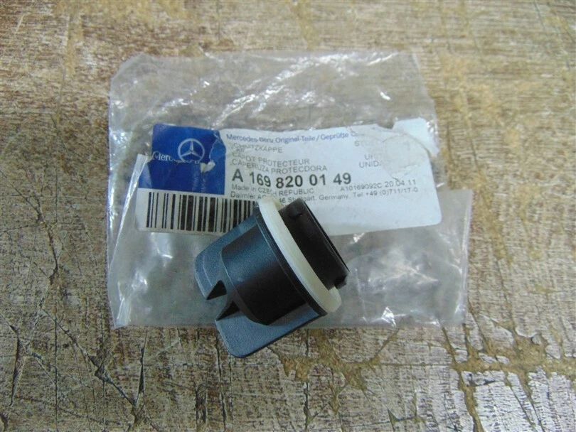 Brand New Left Blinker Light Cap Genuine Mercedes W166/W169/W203  