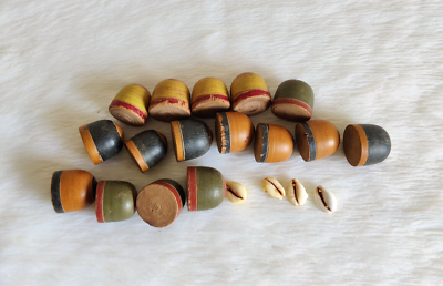 Jeu De Société Antique Chaupar Ou Pachisi Avec 16 Pièces