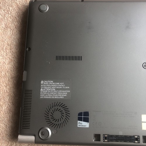 Toshiba Tecra Z40-C-12Z/i5-6200U/8GB Ram/256GB Windows 10 Pro - Picture 9 of 11