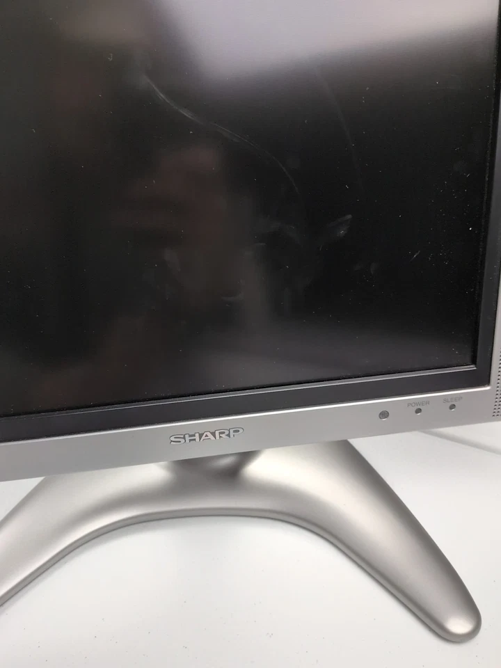 Sharp Aquos Liquid Crystal 15" TV Retro Gaming LCD Model LC-15B4U-SM w/ Remote - Image 4 of 4