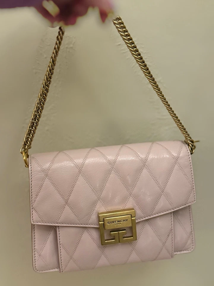 Bolso Bandolera Givenchy GV3 Pequeño Acolchado, Piel de Cabra, Cuero, Rosa Pálido Foto 3 de 4
