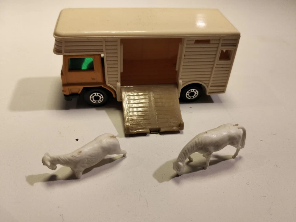 MATCHBOX - 40 HORSEBOX - 1977 CON BOX ORIGINALE - Immagine 2 di 4