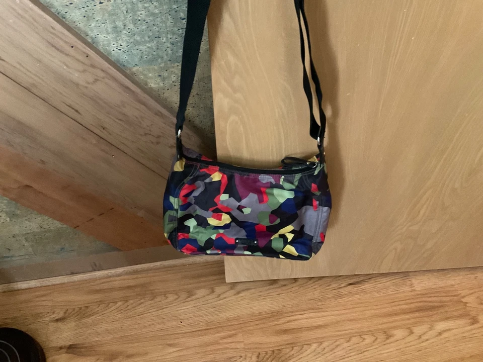 Bolso de Hombro Nine West - ¡Fabulosos Colores! Foto 2 de 4