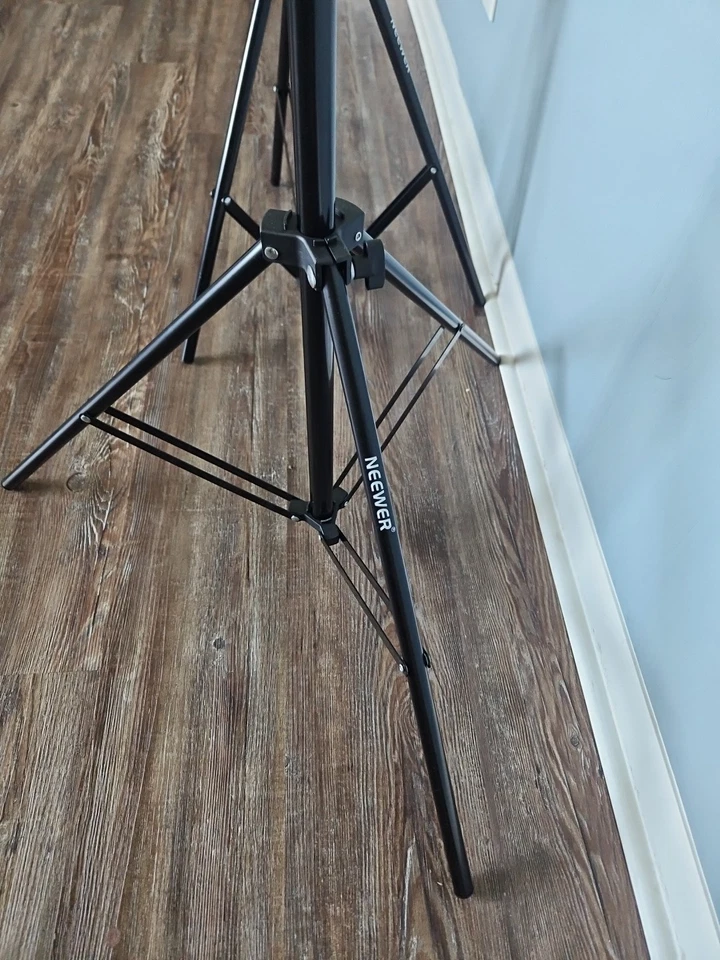 Lote de 2 trípodes extensibles de fibra de carbono Neewer 75" Foto 4 de 4