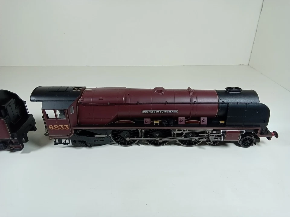 HORNBY R2985 LTD ED OO GAUGE - A DUCHESS AT CARLISLE TRAIN PACK BARRY J FREEMAN - Image 3 of 4