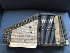 Vintage Oscar Schmidt 5 chord 34 string Autoharp