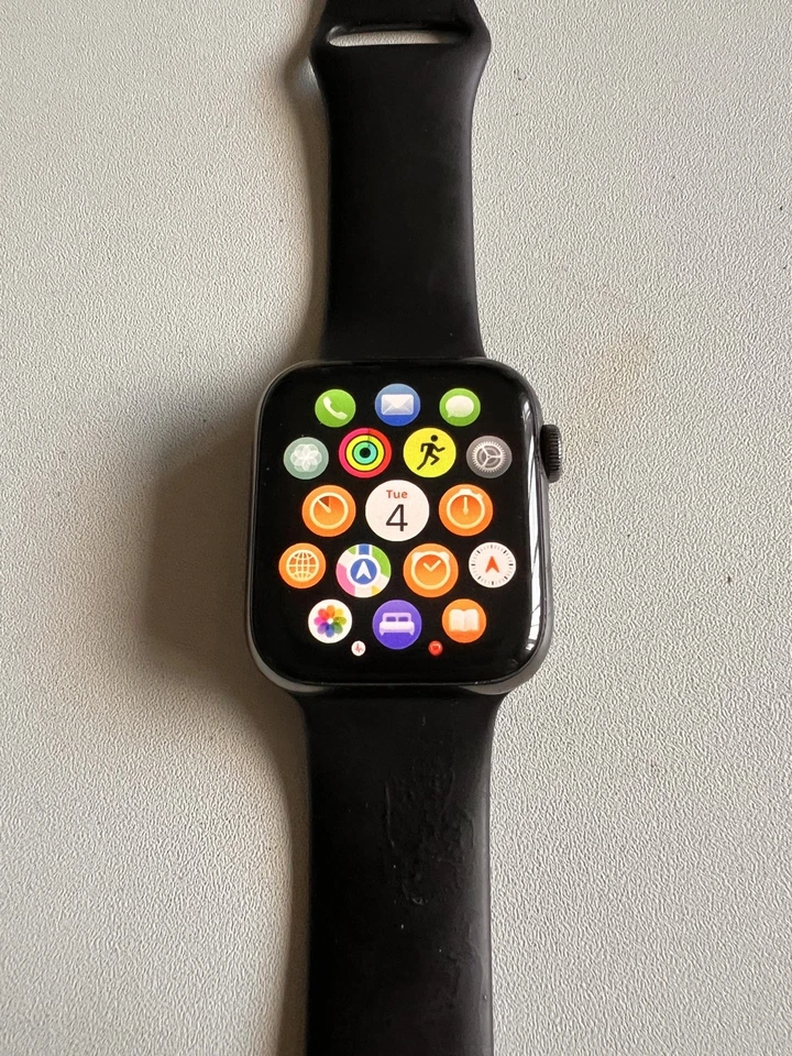 Apple Watch Series 6 44mm 32GB Graphite Stainless Steel Case ( GPS + Cellular) - Image 3 of 4