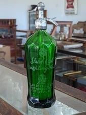 Green Shiloh Club Indian Chief Providence RI Rhode Island Seltzer Bottle